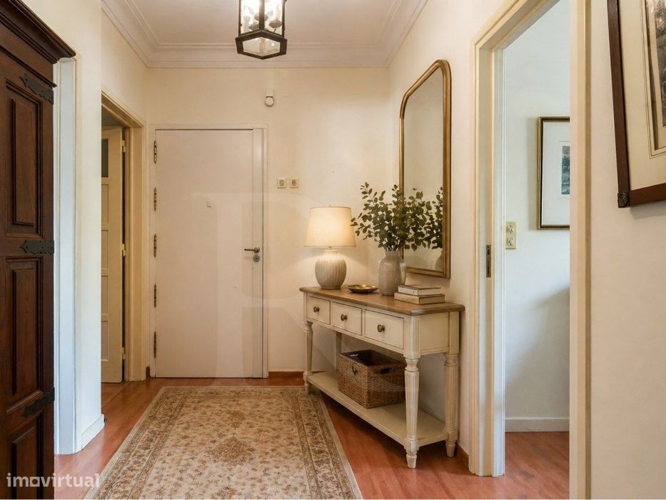 Apartamento familiar T5 na Estrela | Prédio com elevador