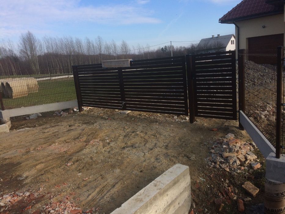 Komplet ogrodzenia panelowego fi 4mm + podmurówka