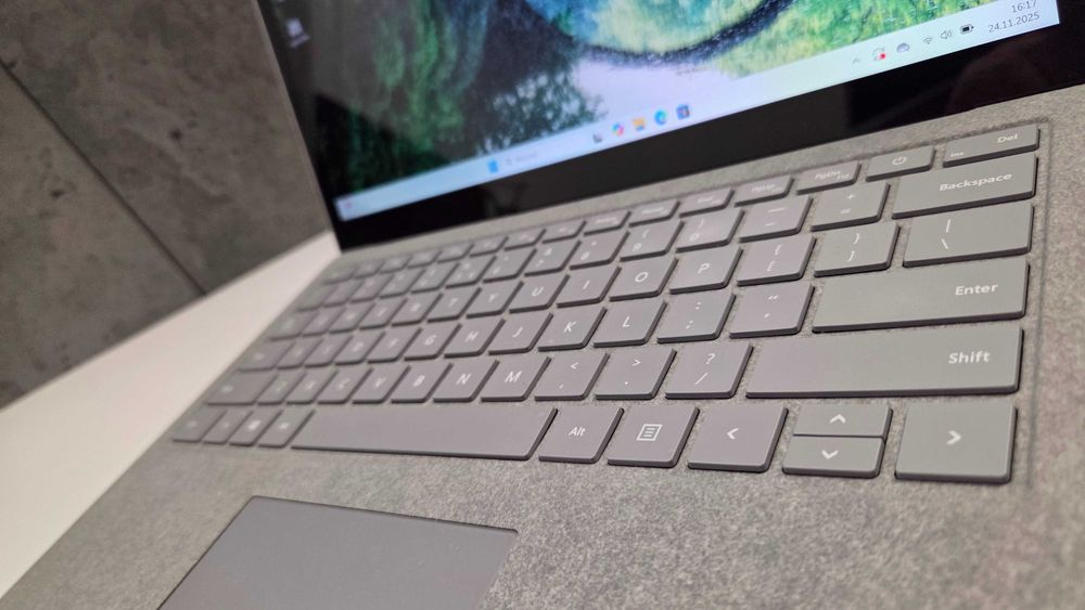 Surface Laptop 2 i5 8350U 8GB 128SSD 1769 Dotyk 2256x1504 Microsoft