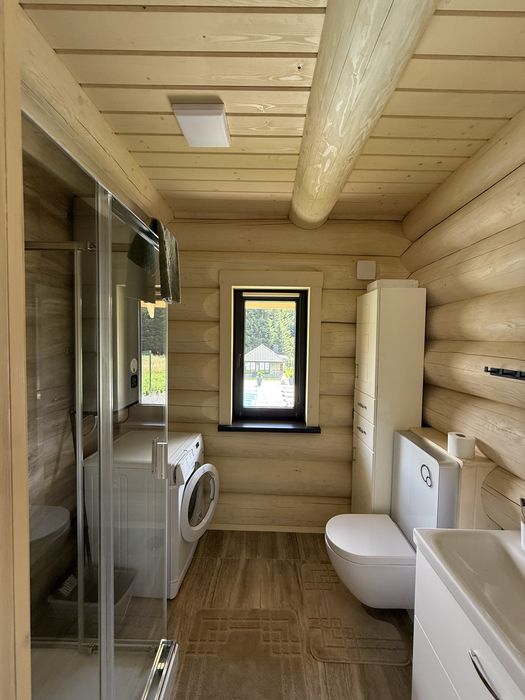 Відпочинок в Карпатах з теплим басейном та гарячим чаном.