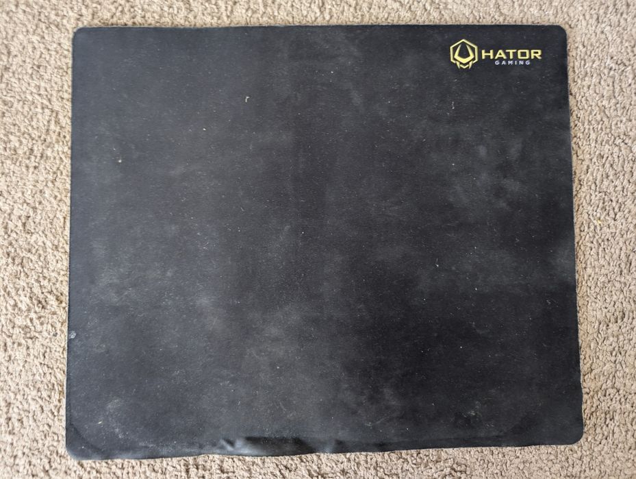Ігрові килимки HATOR Gaming - 2 шт, потребують відновлення