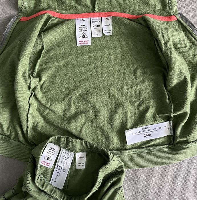 Komplet dresowy w dinozaury bluza i spodnie dresowe Carter’s r.92