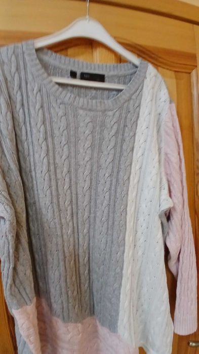 sweterek damski w pastelach 54-56