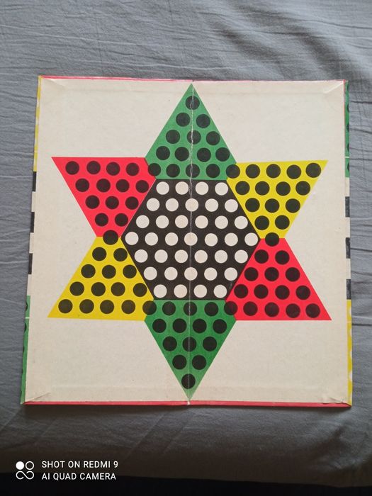 Gra planszowa Halma z 1974 roku