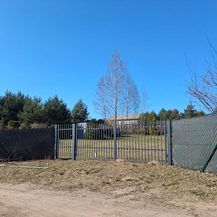 Działka na sprzedaż