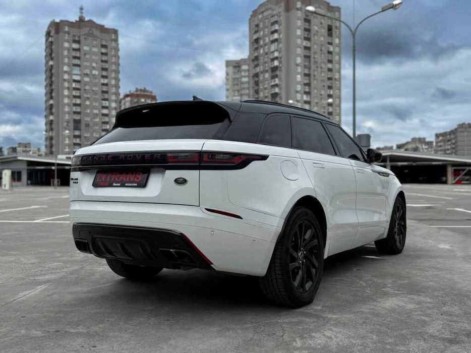 Wynajem samochodu Range Rover Velar w Warszawie