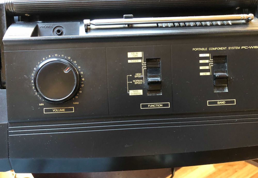 Магнитолу японскую JVC PC-W150