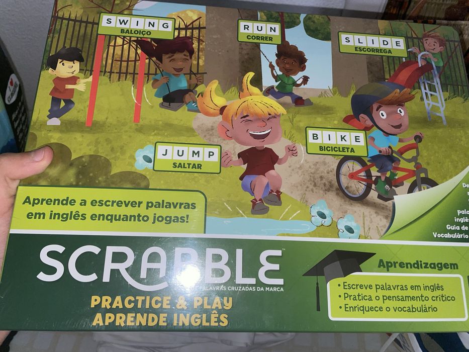 Jogo de tabuleiro SCRABBLE
