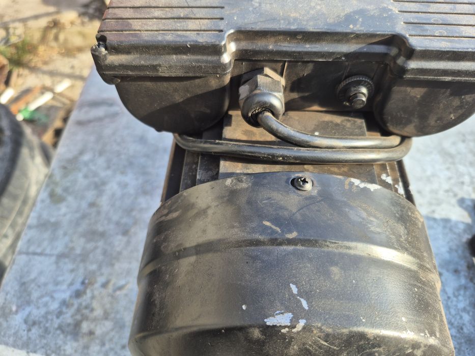 Електро двигун 2.2 кв 2800 обертів  220 вольт