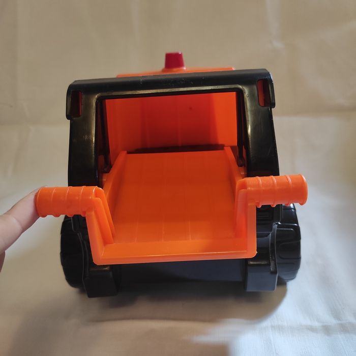 Сміттєвоз самосвал технок