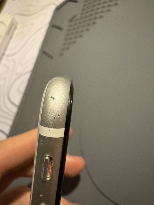 Iphone SE bez rys bateria 100%