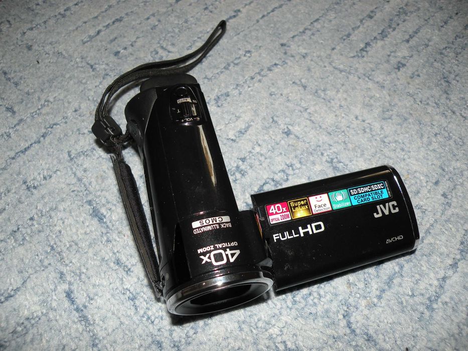 Цифрова відеокамера JVC  (пише FullHD відео)