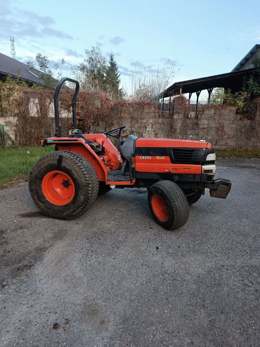 Kubota L 4200  stan bdb 4x4 traktor japoński sadowniczy Yanmar Iseki Shibaura Kioti