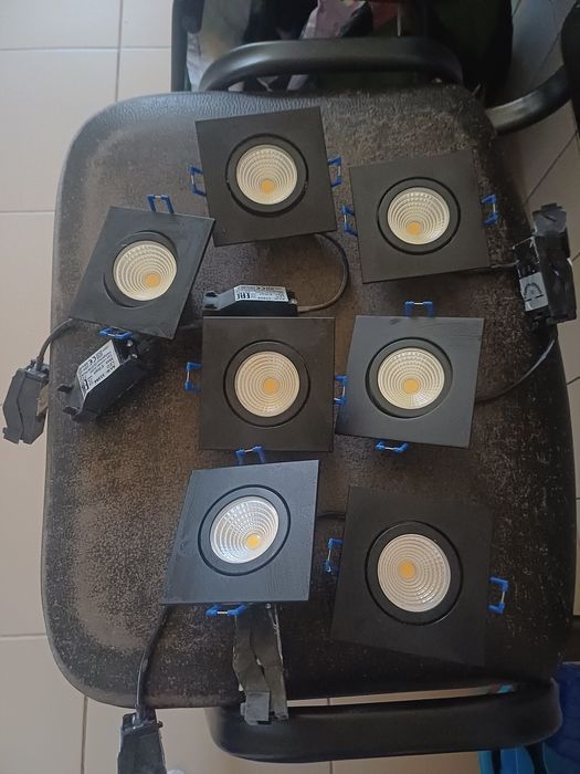 Focos pretos  com lâmpadas  estilo frances