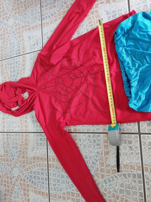 Strój Spider-Mana.