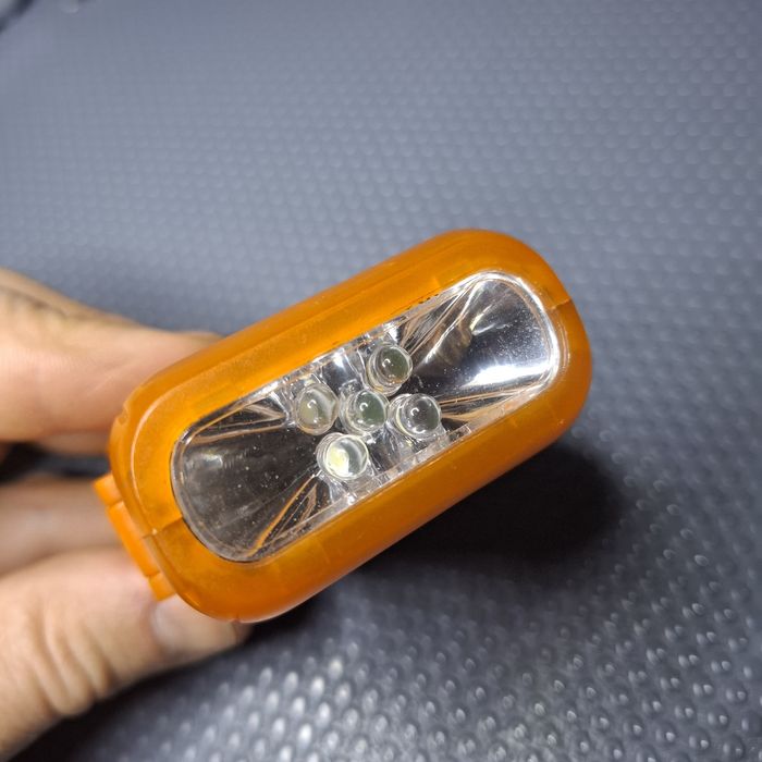 Фонарик «Экспедиция» самозарядный (динамо-машина) edc