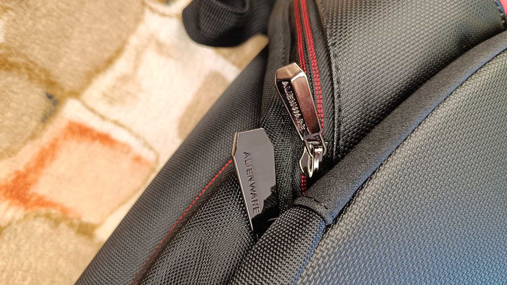 Сумка для ноутбука Dell Alienware Vindicator alien портфель 15.6