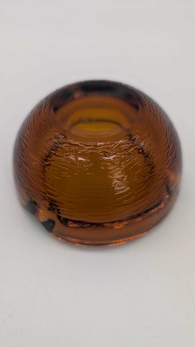 Szklana popielnica bursztynowa z Czechosłowacji