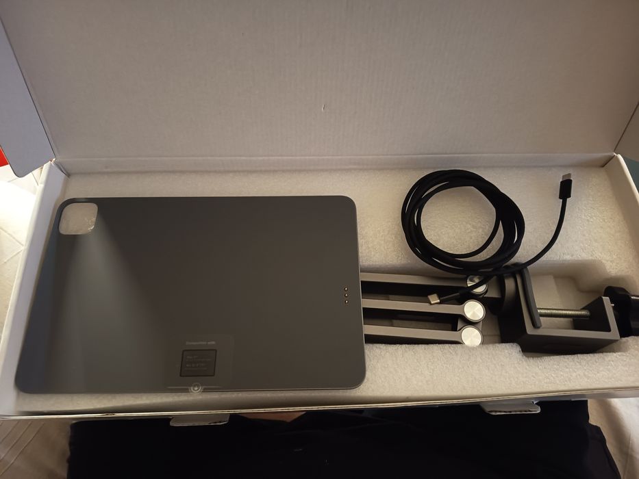 Suporte de braço dobrável em Alumínio para ipad. Último preço!!