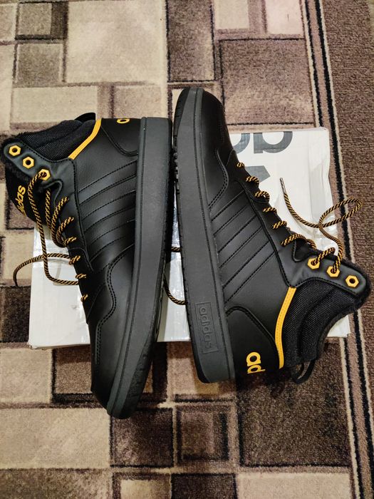Продам мужские зимние кроссовки Adidas Hoops 3.0 MID WTR.
