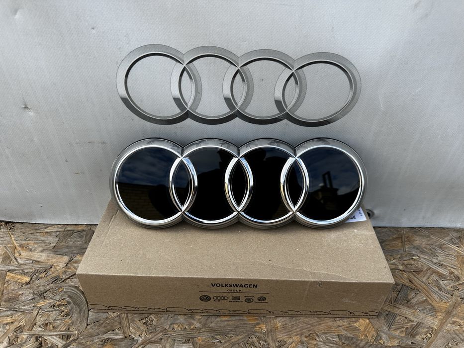 89A.853.605 Емблема Audi E-Tron Q4 Значок в решітку Ауді Ку4