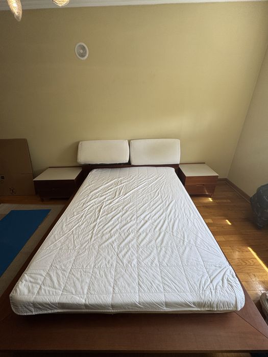 Moveis de quarto e cama em madeira de cereija