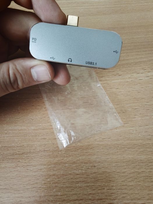USB-C Hub /  USB Type-C 5-в-1 (USB 3.1, PD, AUX 3.5mm, USB-A, Type-C)