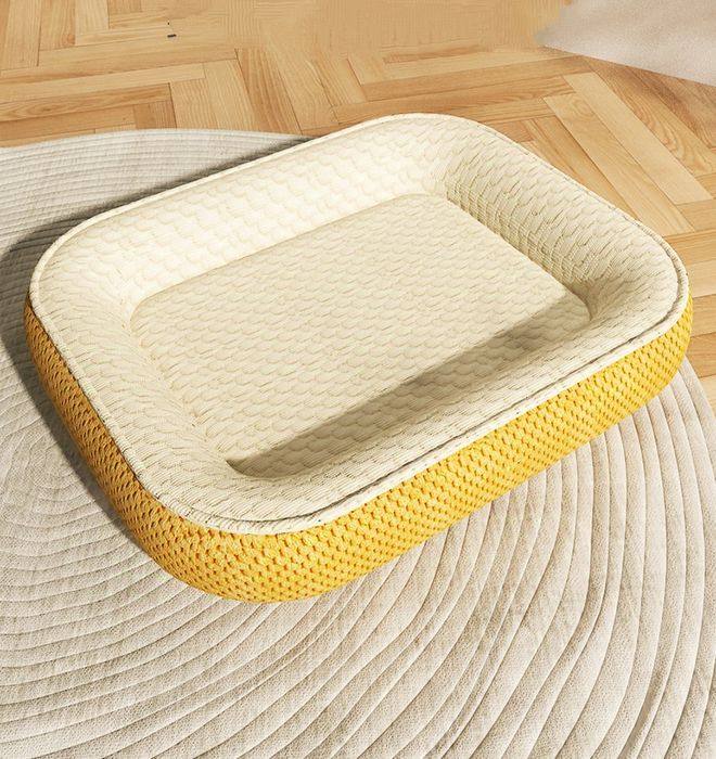 Всесезонний лежак для собак дрібних порід