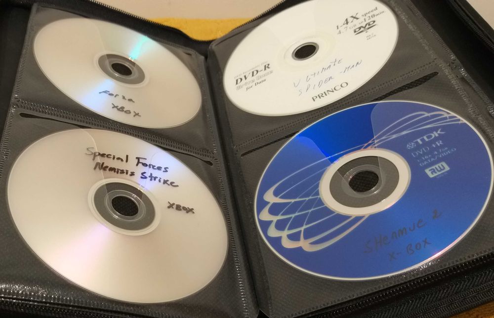 31 jogos XBOX Classic + Bundle com 10 DVDs de Demos