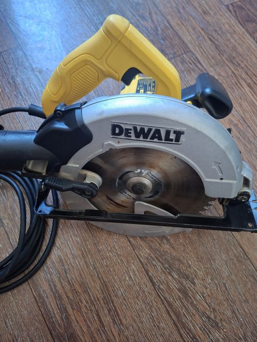 дискова пила Dewalt dwe560- qs