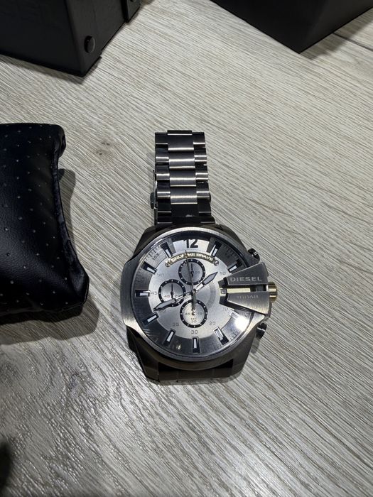 Продам НОВЫЕ часы DIESEL Mega Chief с хронографом коллекция 2026 года