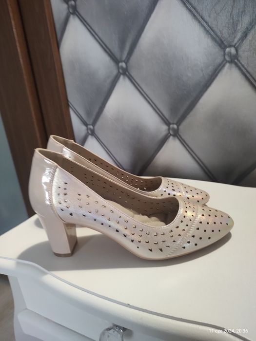 Pantofelki na stabilnym obcasie