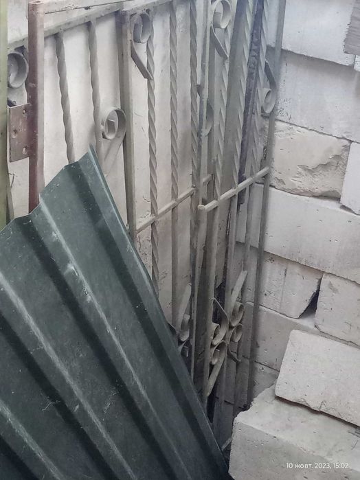 Грати на двері б/у шир- 0.90м вис 2.0м + - Обмін