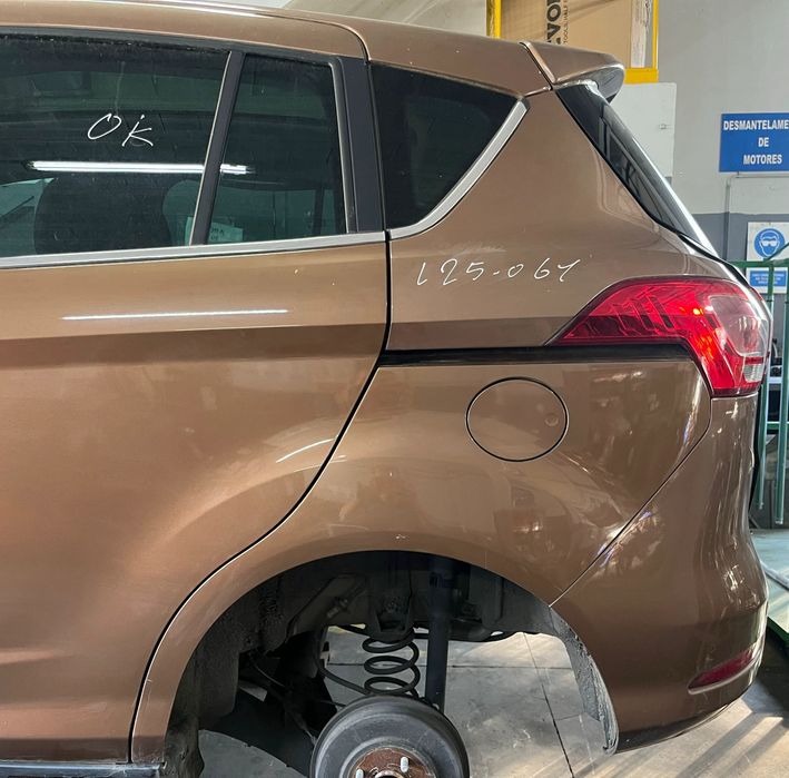 Painel trás esquerdo FORD B-Max (JK)