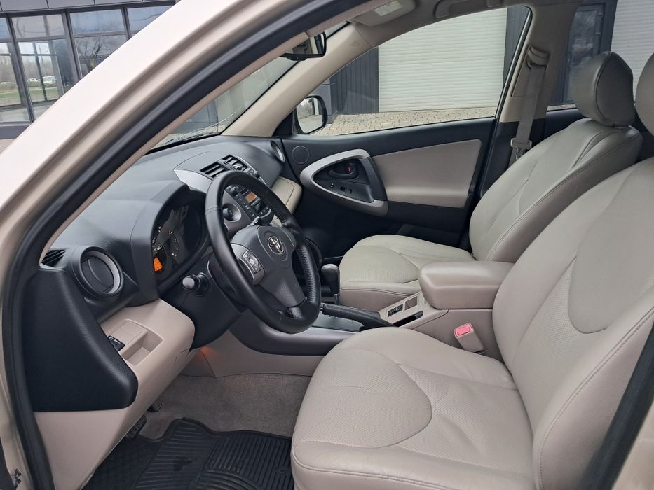 Продам Toyota  RAV 4. 3.5 мотор