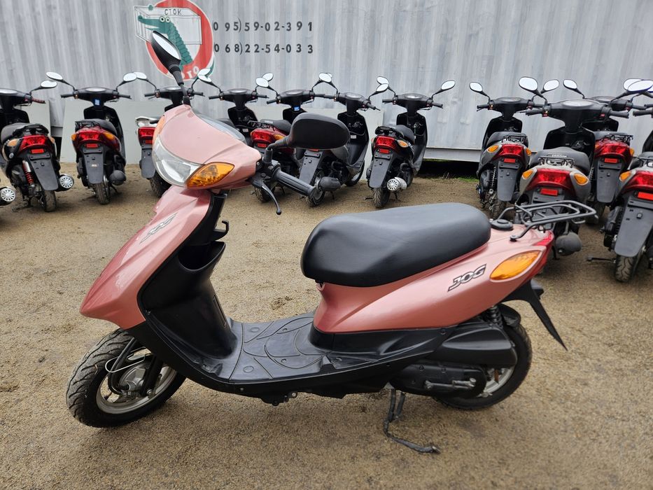 ПРОДАЖ скутерів Suzuku Mollet з контейнера.Стокмото Ямаха 36 39ZR