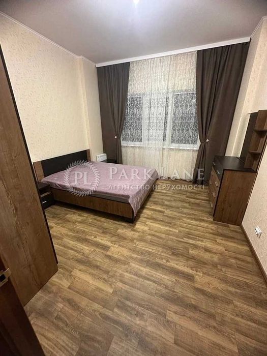 Продається простора 3-кімнатна квартира в ЖК «Кришталеві джерела». Метрологічна. Без комісії!