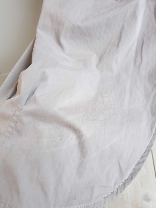 Beżowy płaszcz trencz z drapowanym kołnierzem Sisley 36 38
