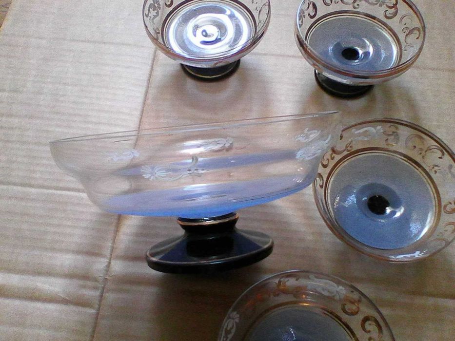 conjunto taça grande e 4 pequenas antigo