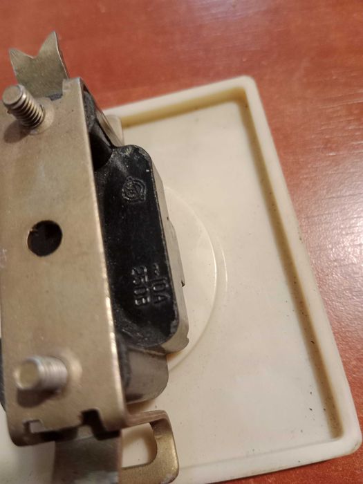 Gniazdko elektryczne prl nieużywane