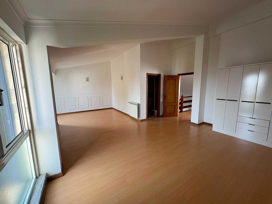 Arrenda-se, Apartamento 4 assoalhadas, Portais da Arrábida