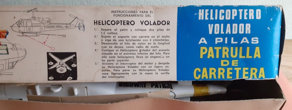 Brinquedo antigo.  Helicóptero.