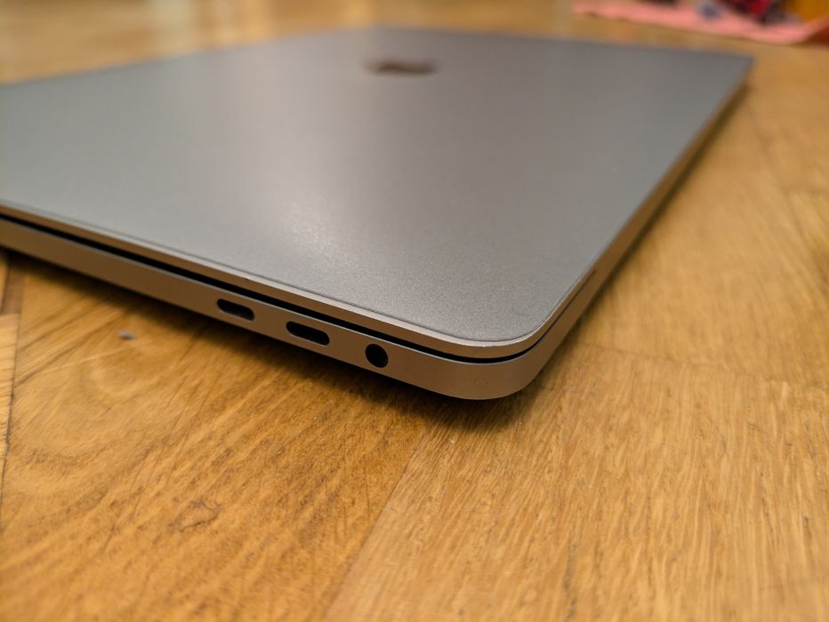 MacBook pro 2021, a2141, 16", i9(8 ядер), 32/512 ГБ, 5500М, ідеал.