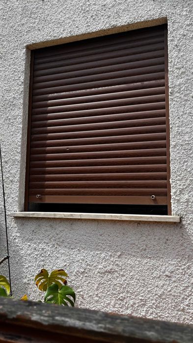 Conjunto de Estores de Janela Castanhos