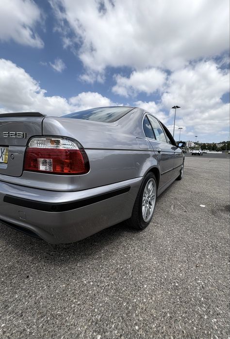 BMW E39 528I Sedan