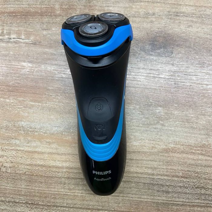 Електробритва для вологого та сухого гоління Philips AT750
