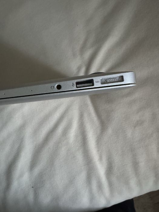 MacBook Air 13” Early 2015 – i7 / 8 GB RAM / 512 GB SSD - nowa bateria