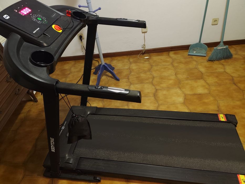 Electric treadmill436242573679011845