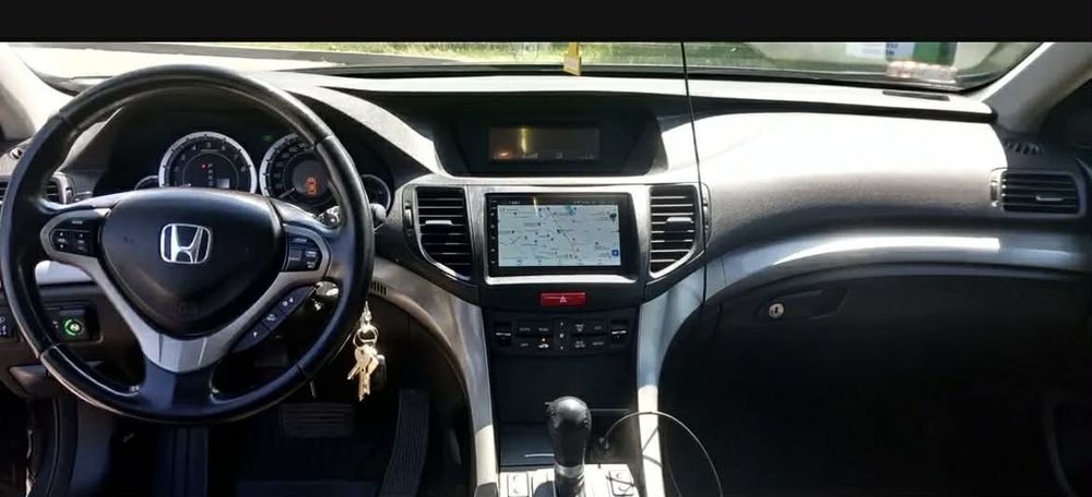 Honda accord 8 2.0