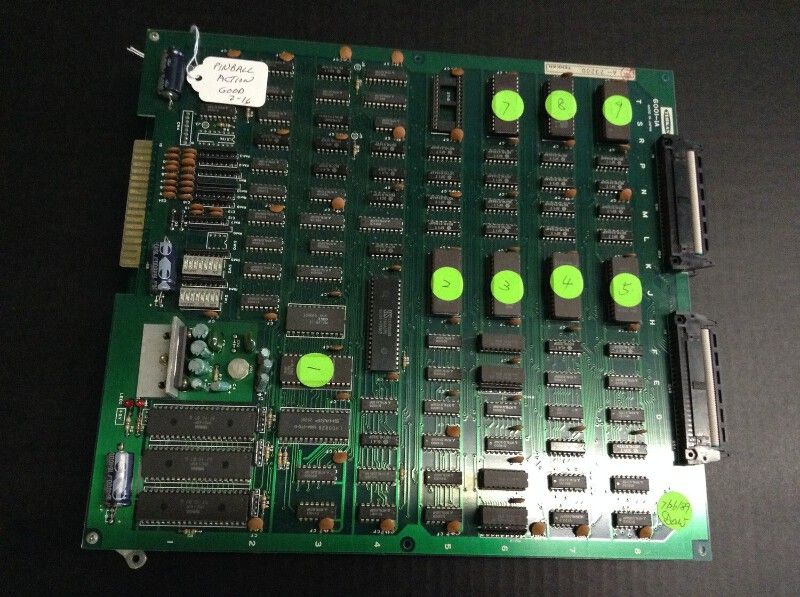 maquina jogos pinbal original ano 1996 cor vermelha-amarela